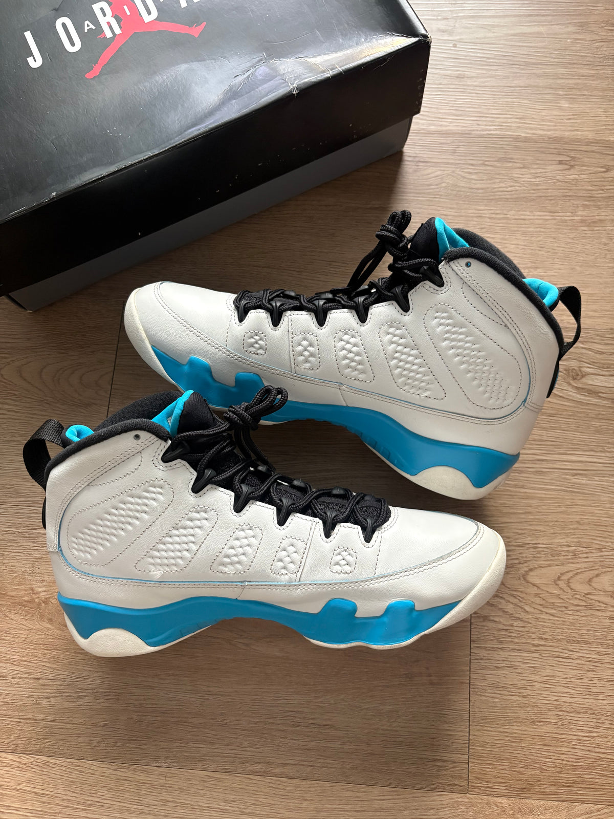 Size 9.5 - Jordan 9 Retro Powder Blue 2024