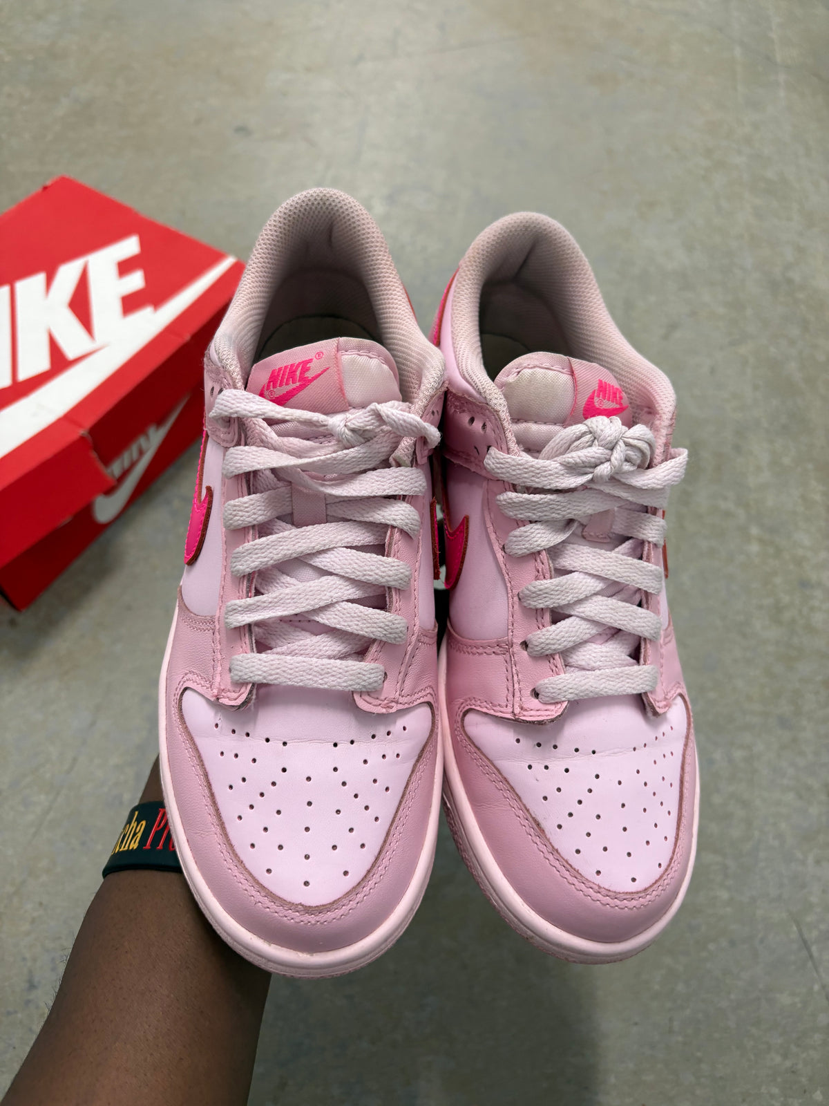 Size 6y - Nike Dunk Triple Pink