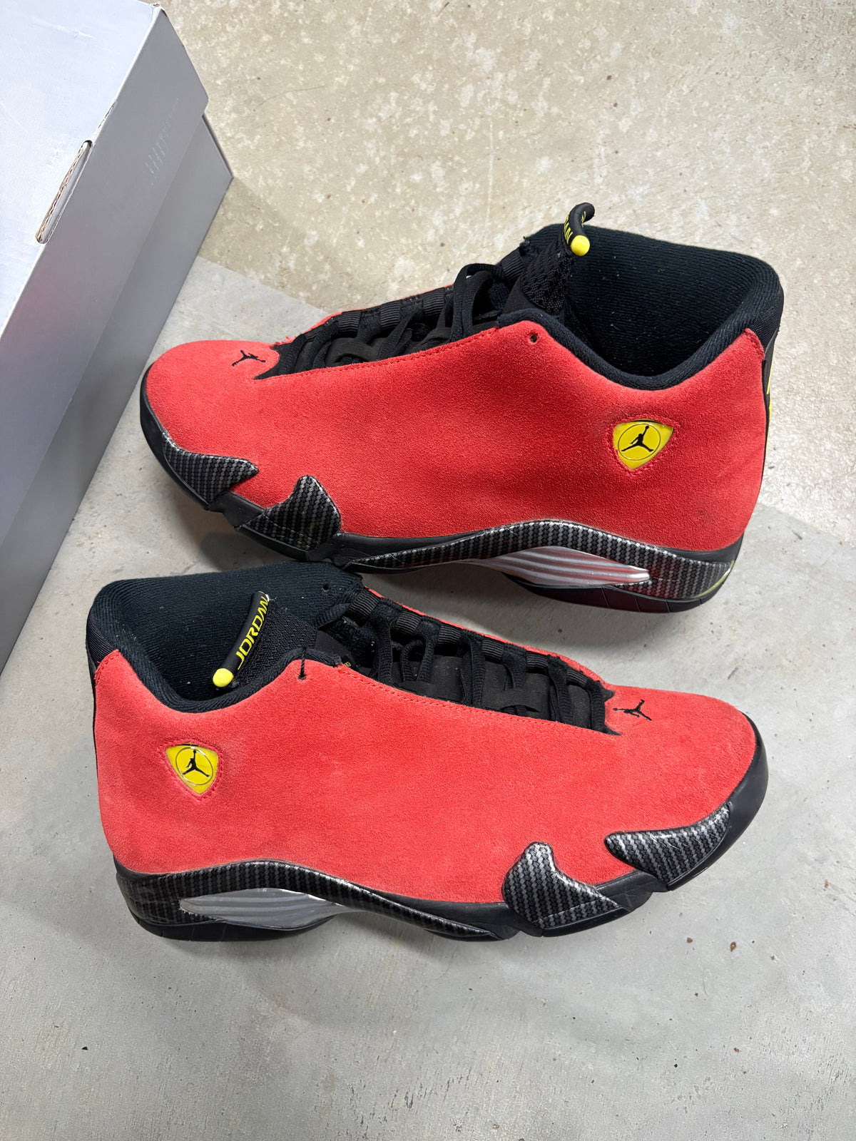 Size 10 - Jordan 14 Retro Ferarri 2025