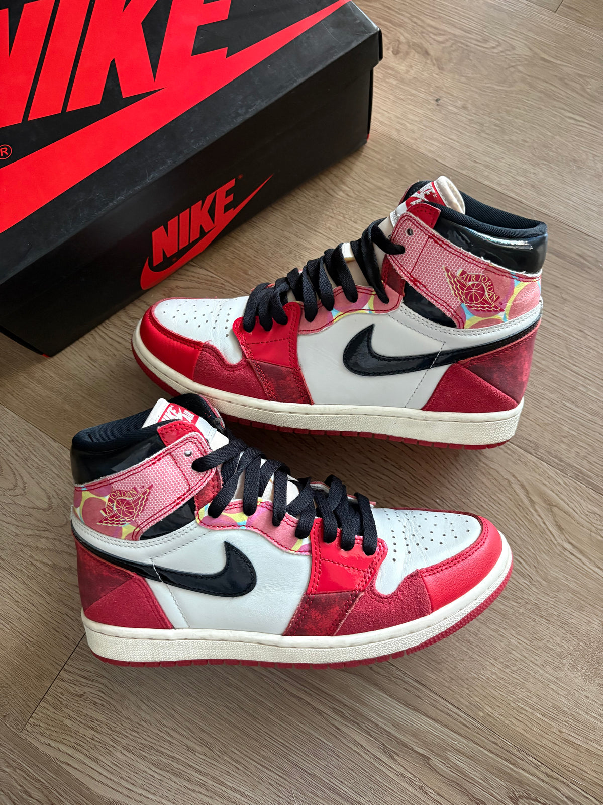 Size 7.5 - Jordan 1 Retro Spider Man / Spider Verse