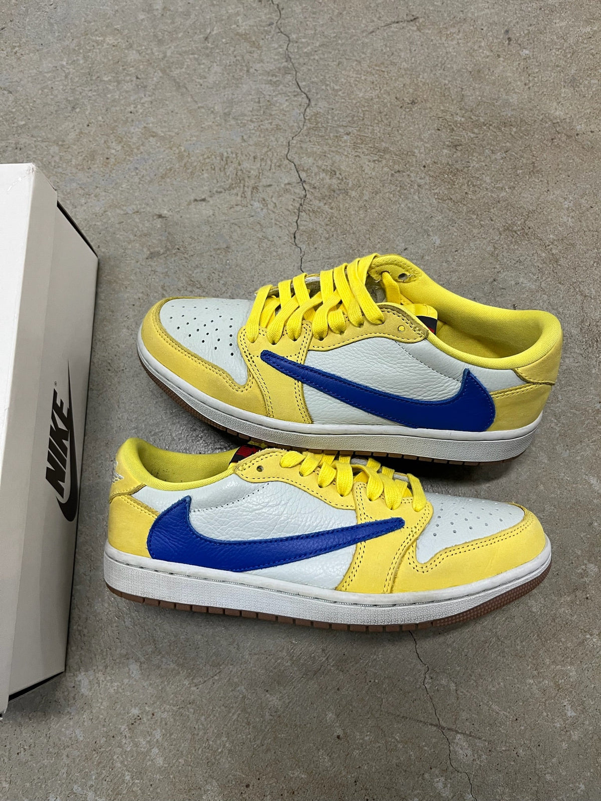 Size 6.5y - Travis Scott 1 Low Canary