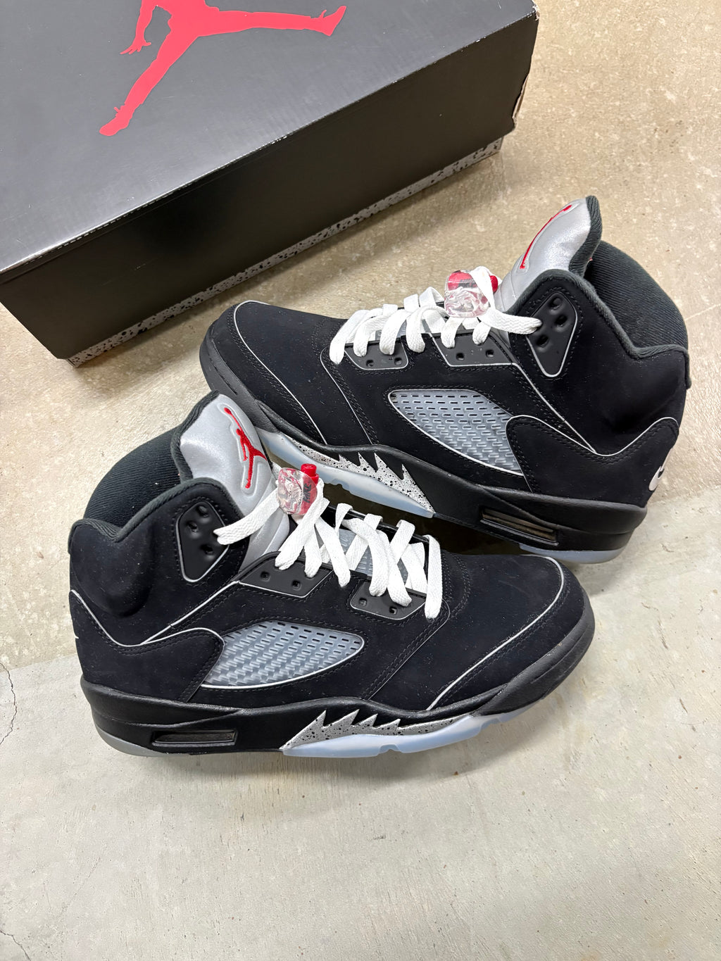Size 8.5 - Jordan 5 Retro Black Metallic Reimagined