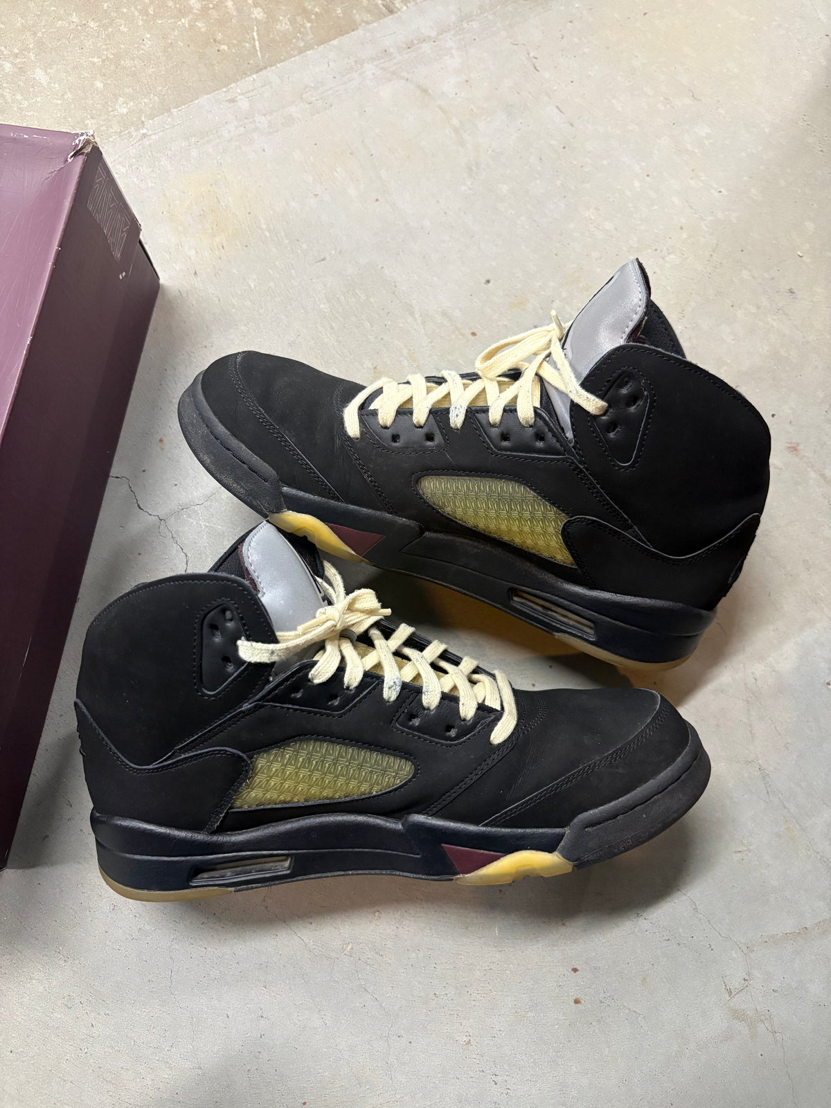 Size 10.5 - Jordan 5 Retro A Ma Maniere Dusk