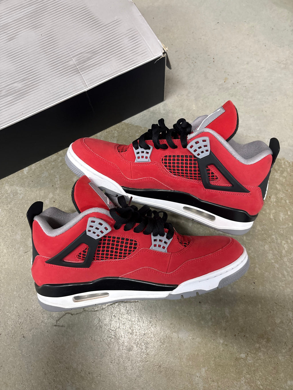 Size 11 - Jordan 4 Retro Toro Bravo 2026