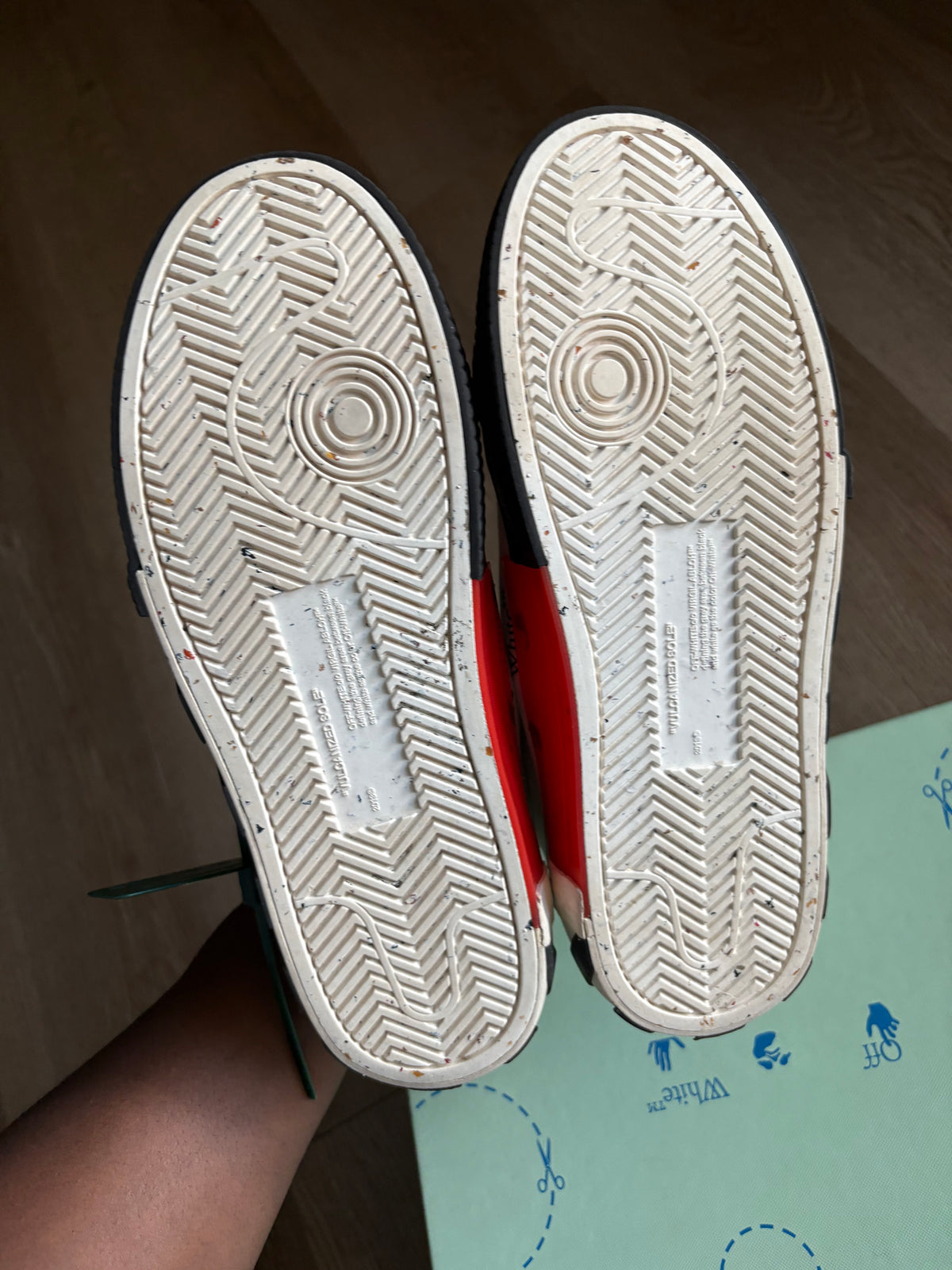 Size 7 - Off White Vulc Low Canvas White Black SS22