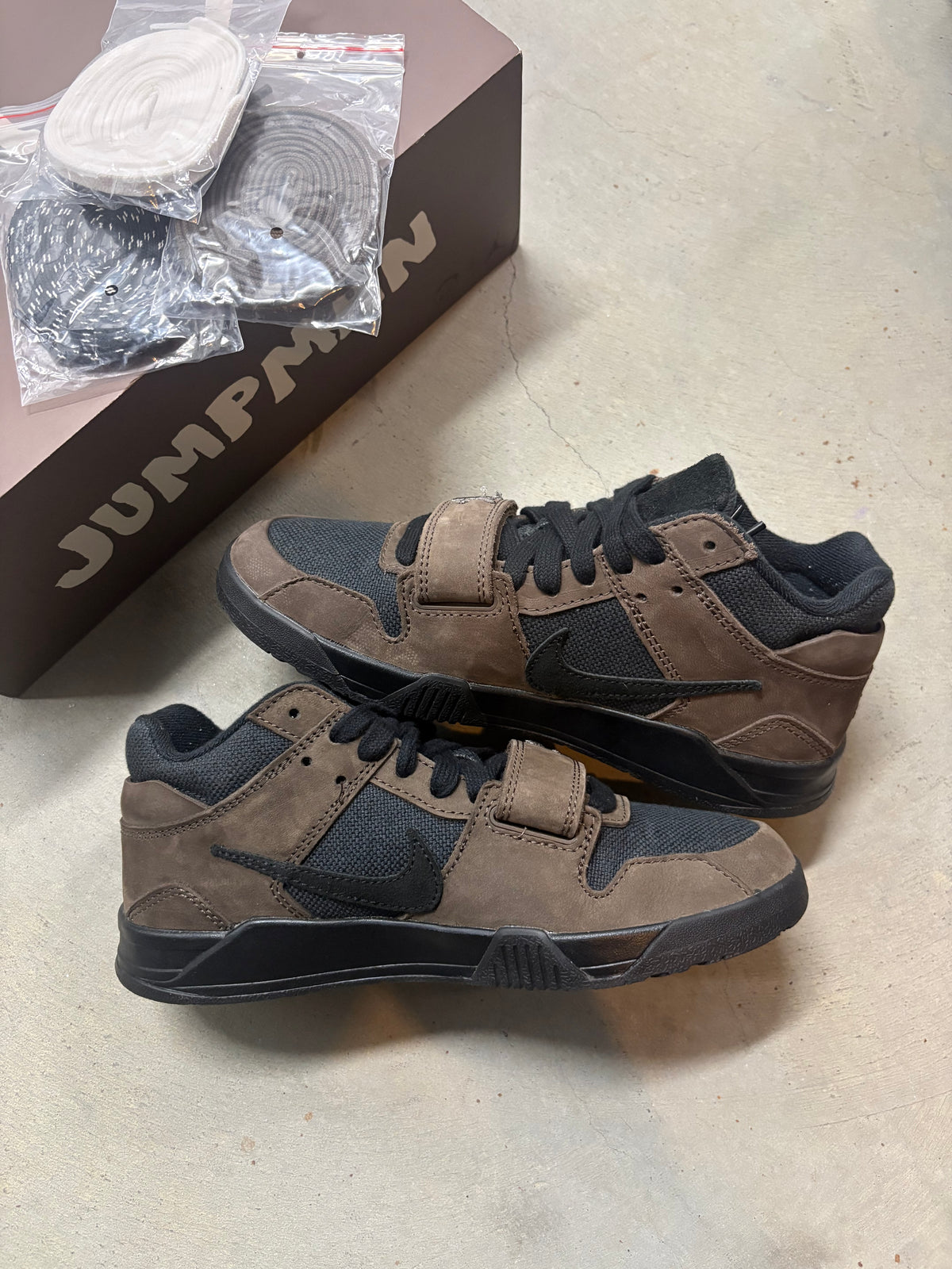 Size 6.5y - Travis Scott Jumpman Jack Dark Mocha