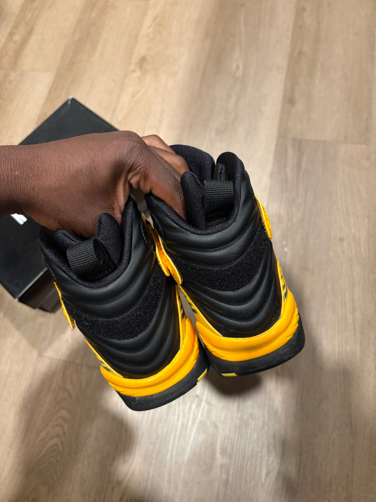 Size 5.5y - Jordan 8 Retro Taxi Yellow