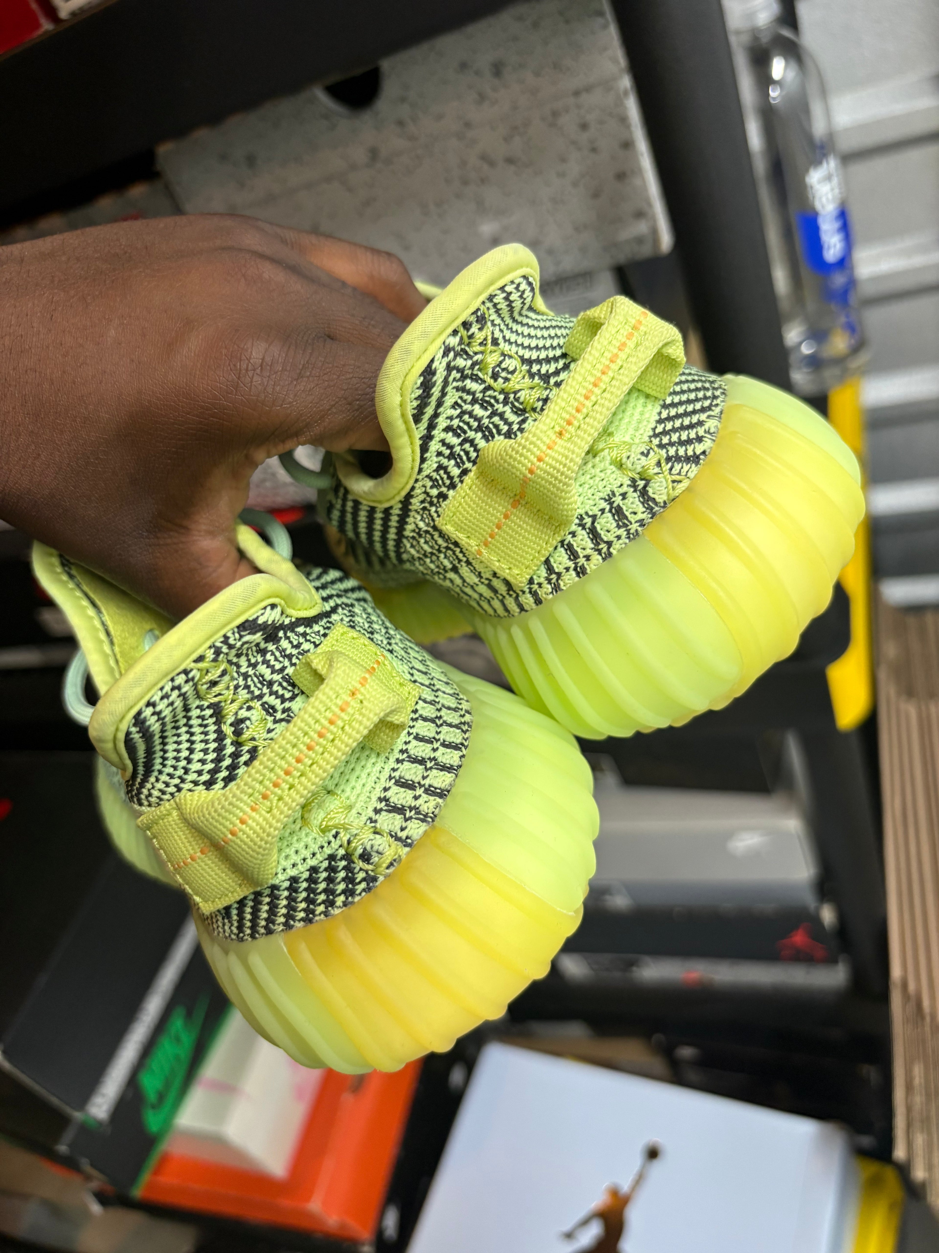 Size 5y - Yeezy Boost 350 V2 Yeezreel
