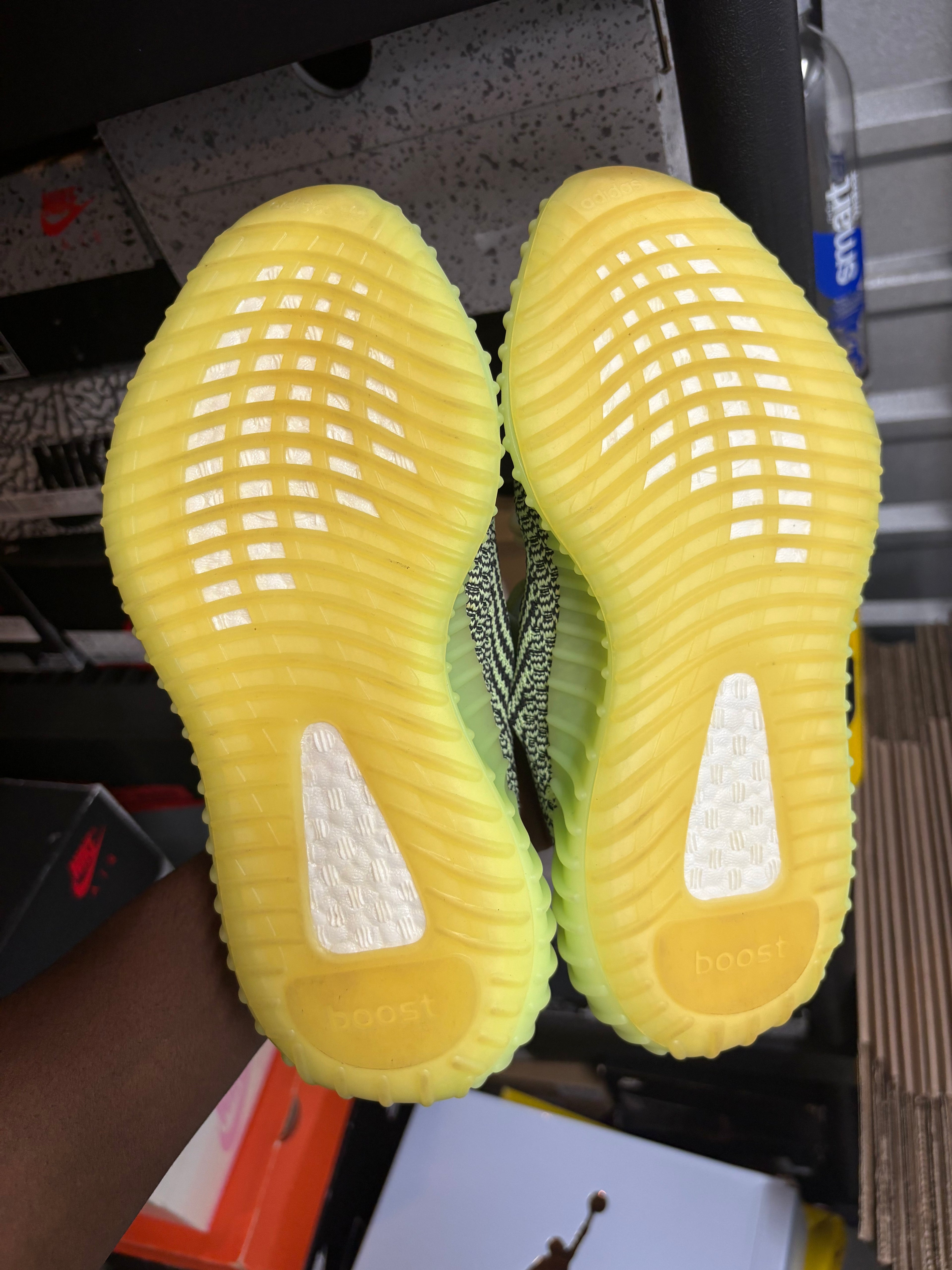 Size 5y - Yeezy Boost 350 V2 Yeezreel
